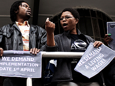 Ν. Αφρική: Πυρετώδεις διαπραγματεύσεις για την απεργία