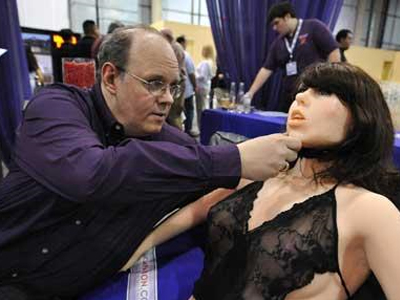 Πλαστική κούκλα… με ψυχή