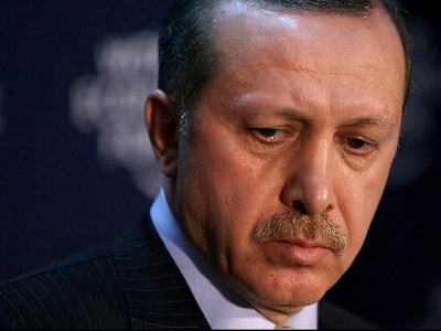 Σάλο με τον πολύγαμο σύμβουλο του Ερντογάν