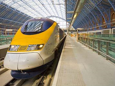 “Φρένο” στη σιδηροδρομική γραμμή Λονδίνο-Παρίσι