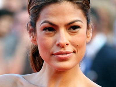 Οι ”σακούλες” της Eva Mendes