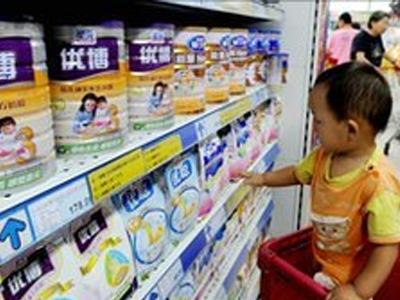 «Αθώο» το γάλα για την πρόωρη ανάπτυξη σε μωρά