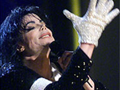 Έναντι 49.000 δολαρίων το γάντι του Jackson