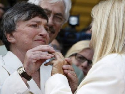 Σλοβενία: Αντιδράσεις για τις υιοθεσίες από gay ζευγάρια