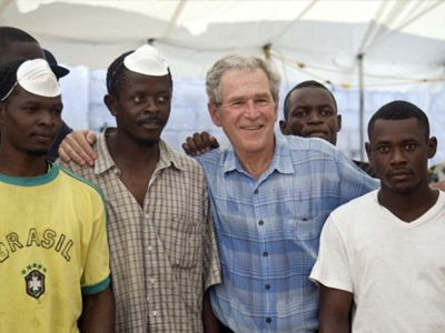 Στην Αϊτή ο Μπους