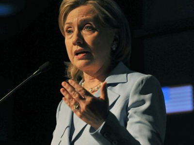 Στο Κίεβο έφθασε η Χίλαρι Κλίντον