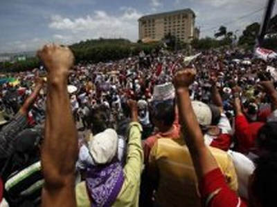 Σε “τεντωμένο σχοινί” η Ονδούρα