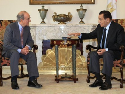 Αίγυπτος: Συνομιλίες για την “ειρήνη” μεταξύ Μίτσελ- Μουμπάρακ