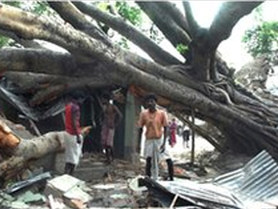 Ινδία: Νεκροί και άστεγοι από την κακοκαιρία