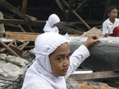 Φονικές κατολισθήσεις στην Ινδονησία