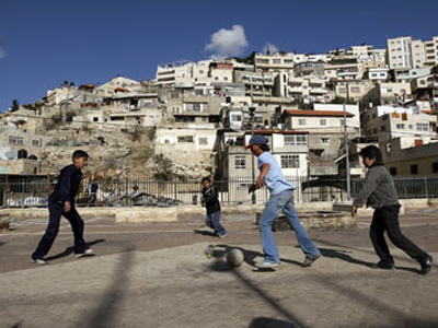 Ανέβαλε επίσκεψη στο Ισραήλ ο Τζορτζ Μίτσελ