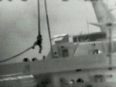 Τούρκος πλοίαρχος: «Μας έβαλαν τα όπλα στο κεφάλι»