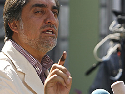 Με αποχώρηση από τις εκλογές απειλεί ο Abdullah