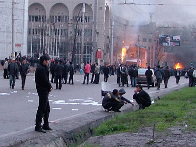 Κιργιστάν: Aναστολή των πτήσεων από τη στρατιωτική βάση των ΗΠΑ