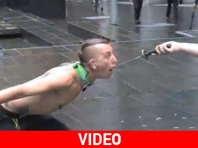 Κατάπιε… 18 σπαθιά