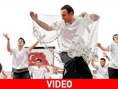 Χορός… μετά ξύλου!