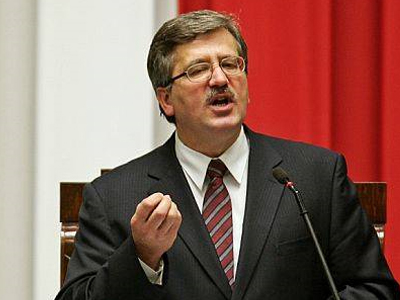 Προβάδισμα Κομορόφσκι στις πολωνικές εκλογές