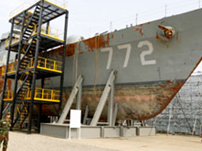 Η Πιονγκγιάνγκ “θα πληρώσει” για τον τορπιλισμό της κορβέτας