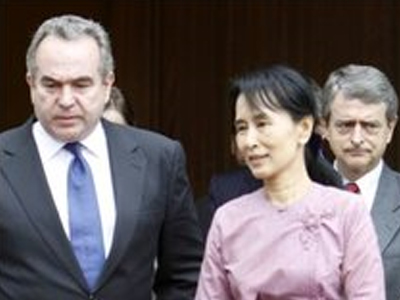 Ανοίγει ο δρόμος για διάλογο με τη Χούντα της Μιανμάρ