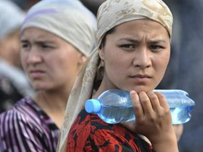 Τουλάχιστον 400.000 οι πρόσφυγες του Κιργιστάν