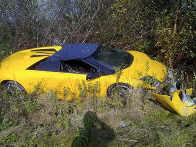 Τράκαρε στο δρόμο για την… εκκλησία