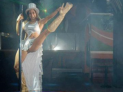 Lap dance για τον Σίλβιο Μπερλουσκόνι