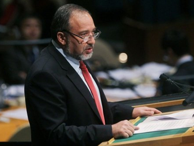 «Άδειασε» τον υπουργό του