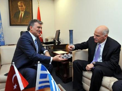 Υποδοχή με… λουκουμάκια