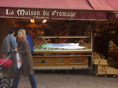 Και την Κυριακή ανοιχτά τα καταστήματα στη Γαλλία