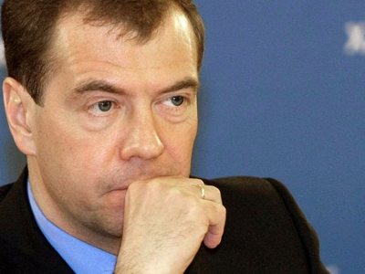 Μεντβέντεφ: Δεν αποκλείω τις κυρώσεις στην Τεχεράνη