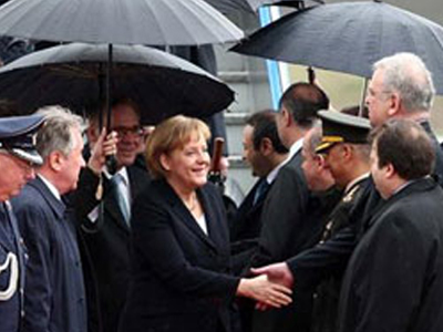 Κρίσιμη επίσκεψη Μέρκελ στην Τουρκία