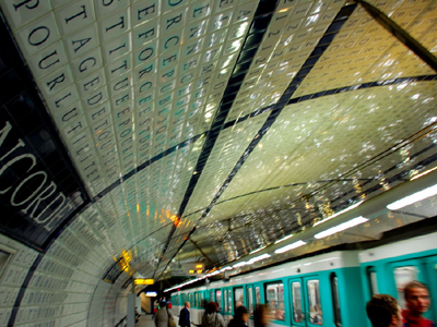 Τηλεφώνημα για βόμβα στο μετρό του Παρισιού