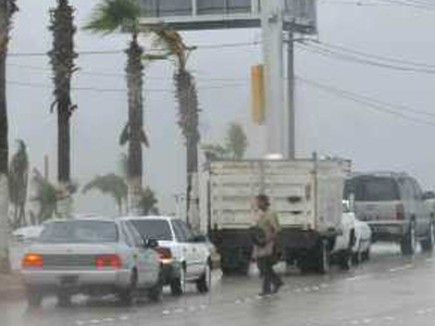 Μετρούν πληγές στο Μεξικό από τον τυφώνα Jimena