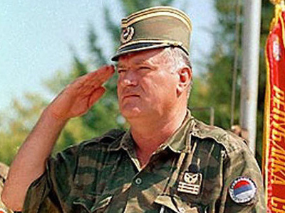 Ζωντανός με απόφαση δικαστηρίου ο Μλάντιτς