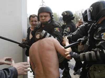 Απείλησε να ανατιναχθεί