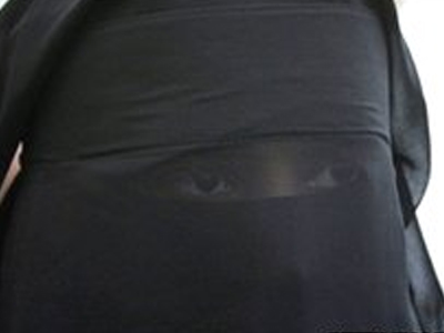 Οργή για την απαγόρευση της μαντίλας στο Βέλγιο