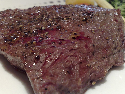 Το αίμα τους για… μία μπριζόλα