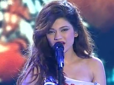 Η Νικόλ είναι…  άνετη