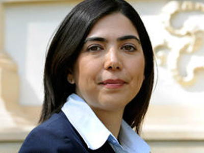 Γερμανία: Μουσουλμάνα υπουργός ζητά την απόσυρση των “σχολικών” Σταυρών