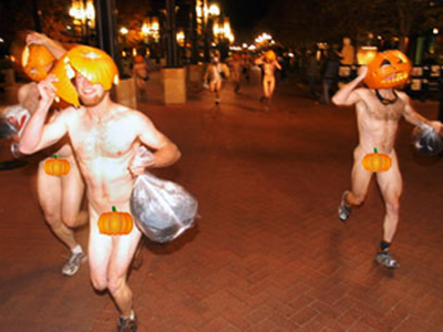 Συλλήψεις για τους γυμνούς με την κολοκύθα