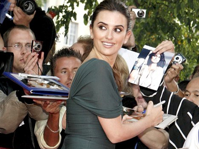 Penelope Cruz: Έγκυος ή ανεμογκάστρι…