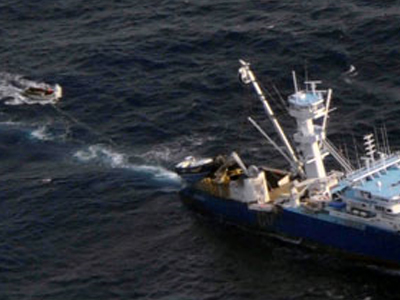 Να σκοτώσουν ομήρους απειλούν οι Σομαλοί πειρατές