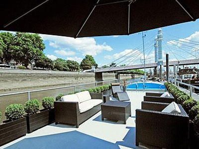 Πλωτό σπίτι… από “χρυσάφι”