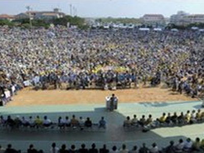 Ιαπωνία: Μαζική διαδήλωση κατά αμερικανικής βάσης