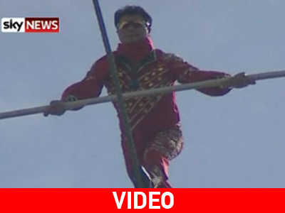 Δύο μήνες σε τεντωμένο σχοινί