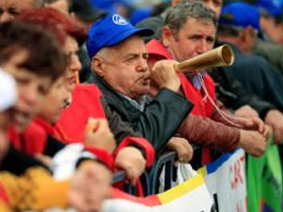 Αρχίζουν τα «όργανα» στη Ρουμανία