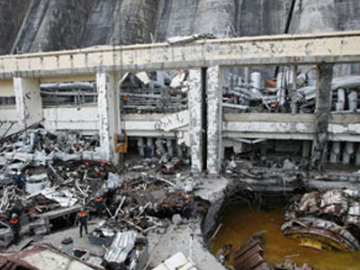 Σιβηρία: Ψάχνουν ακόμα στα συντρίμμια του υδροηλεκτρικού σταθμού