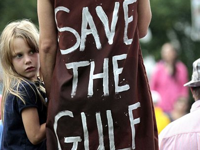 Συνεχίζεται η άντληση πετρελαίου στον Κόλπο