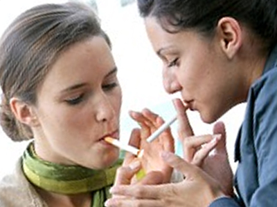 Η ακρίβεια… έσωσε τους καπνιστές