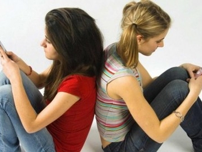 Προτιμούν τα SMS από την “live” επικοινωνία